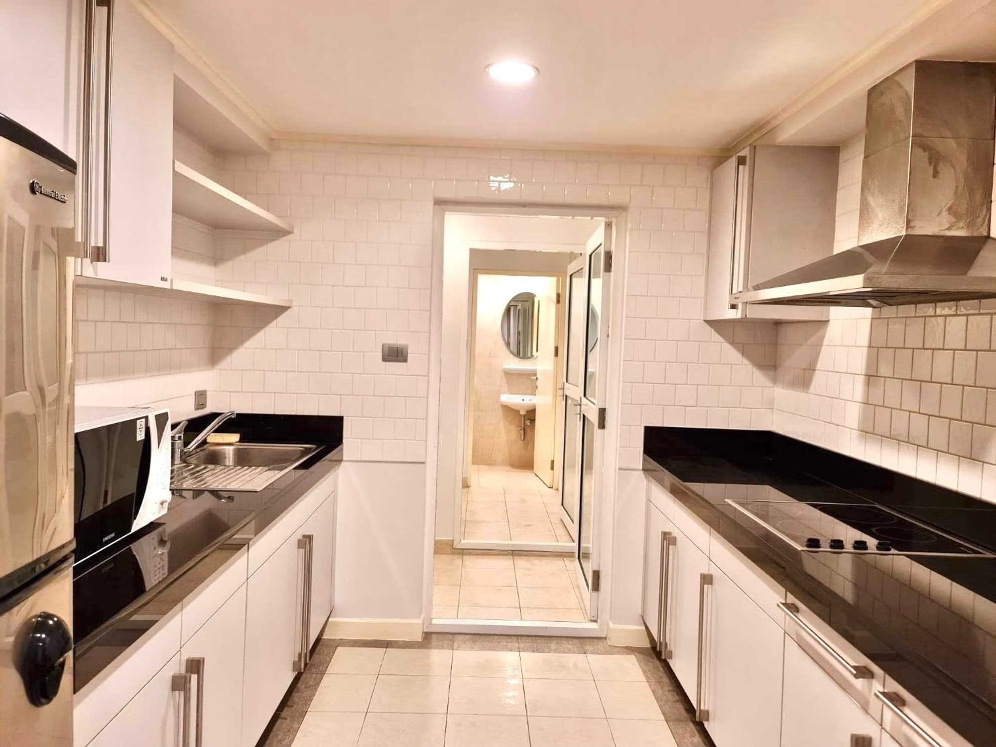 3 Bed Condo for Rent in Pathum Wan - Image 4