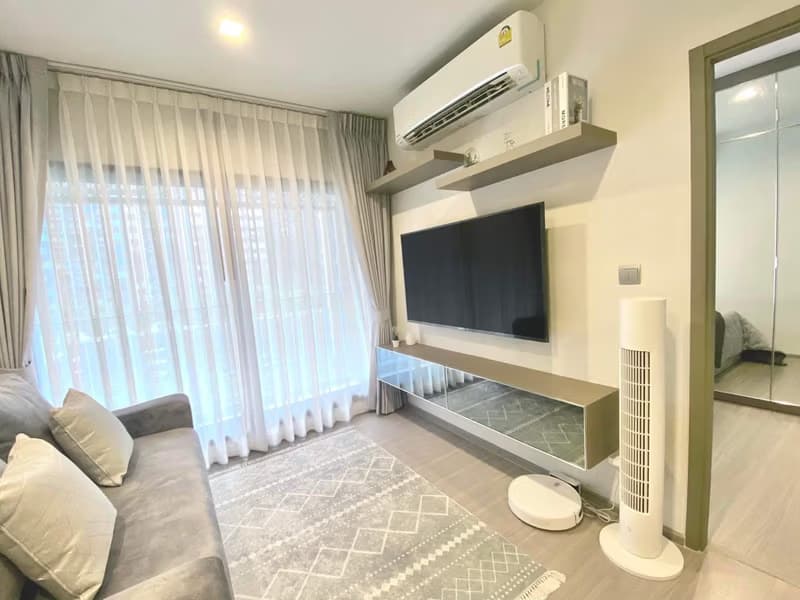 Condo for Rent at Life Asoke Hype