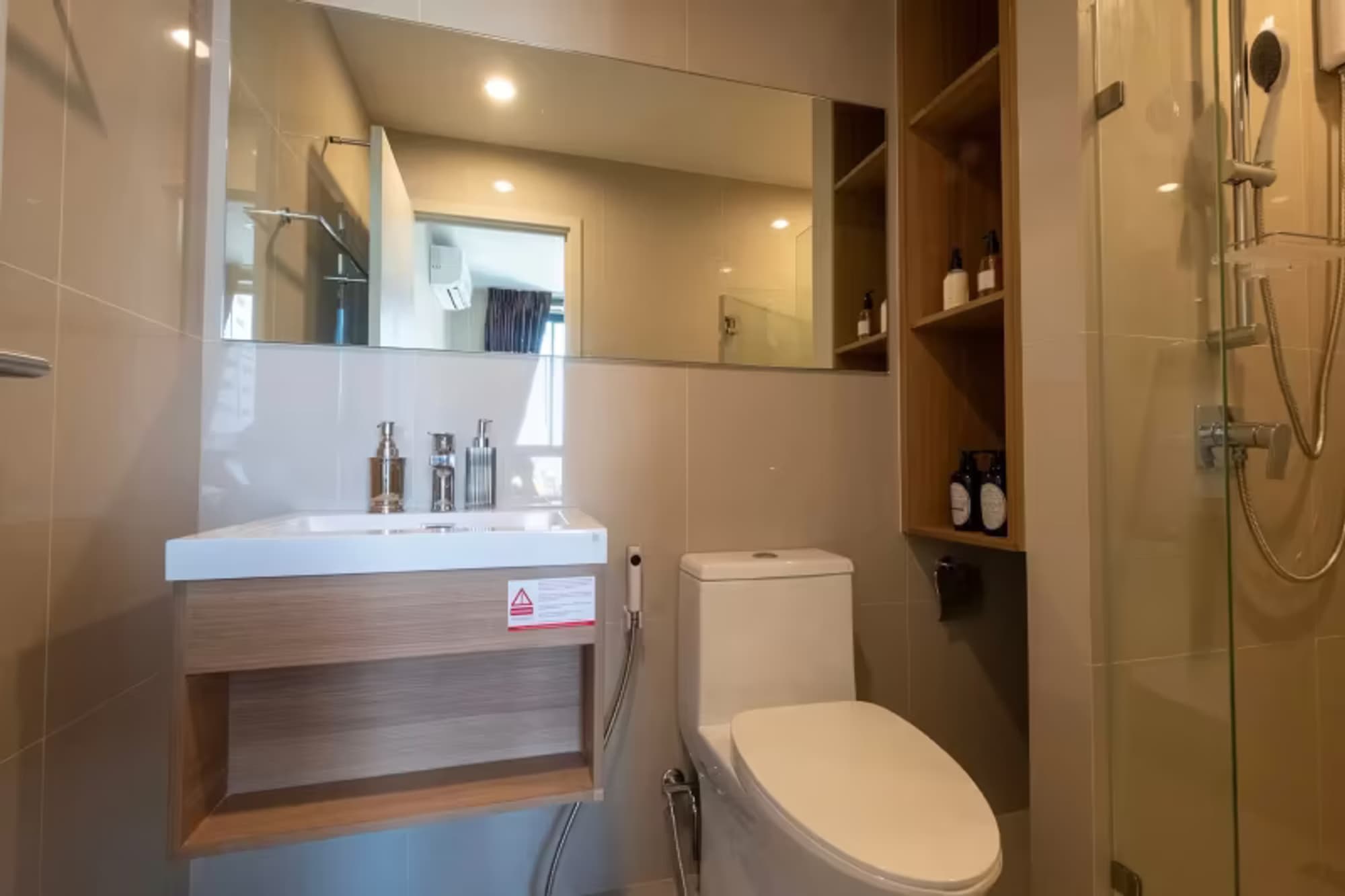1 Bedroom Condo - Image 4