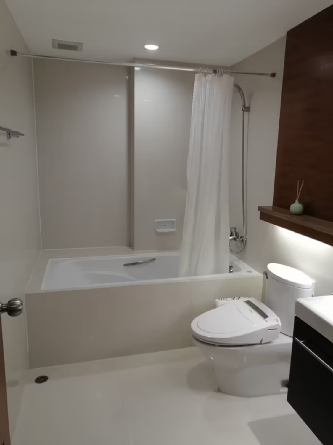 1 Bedroom Condo - Image 6