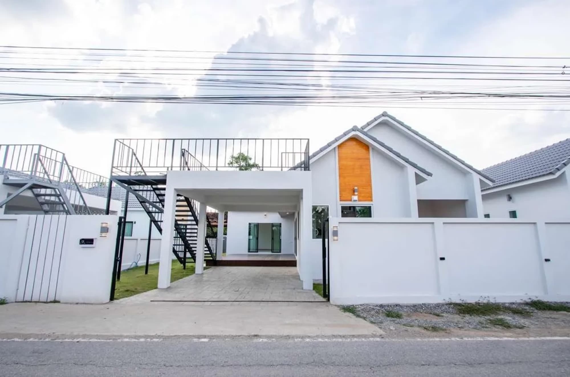 3 Bed House for Sale in Hang Dong District - Image 1