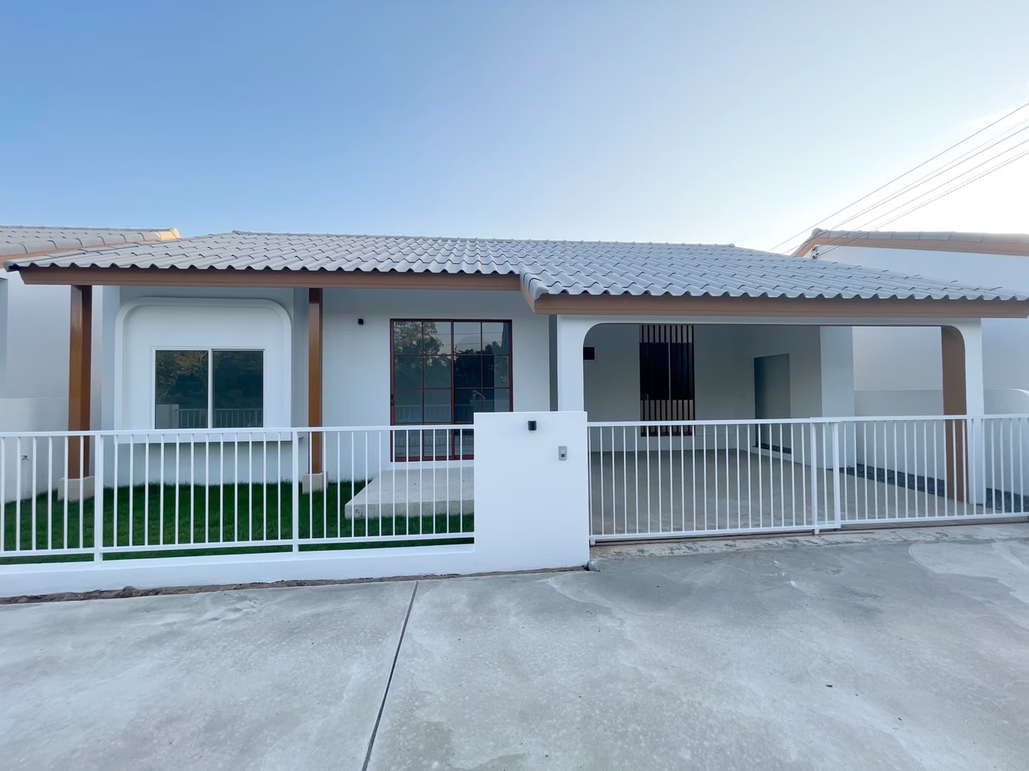 2 Bed House for Rent in Saraphi - Image 1