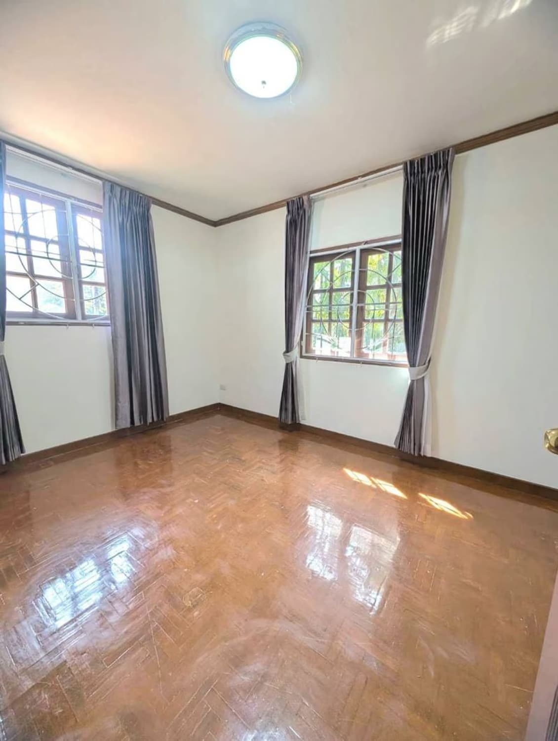 4 Bed House for Rent in Hang Dong - Image 6
