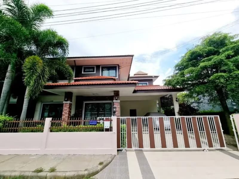 5 Bedroom House