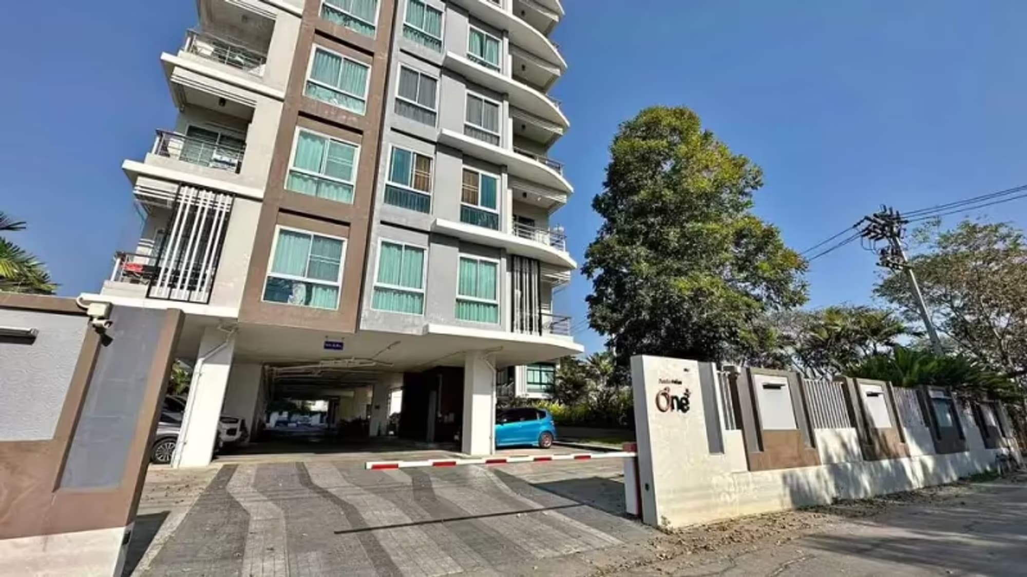 1 Bedroom Condo - Image 8