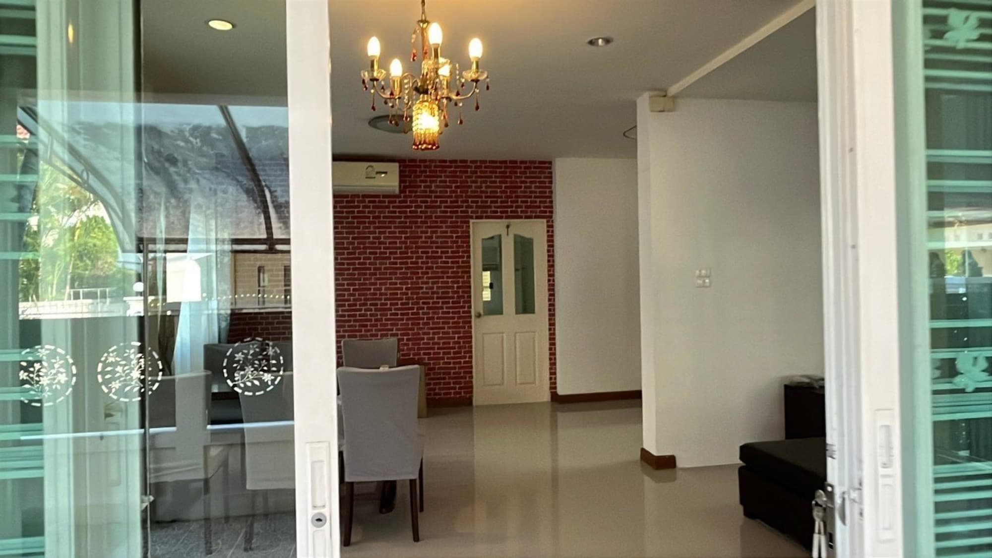 3 Bed House for Rent in Hang Dong - Image 7