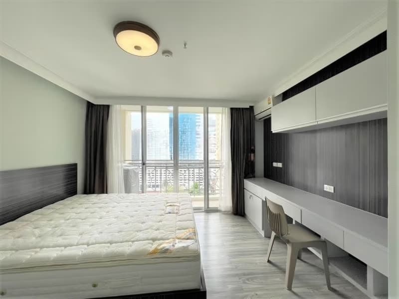 2 Bed Condo for Sale in Watthana