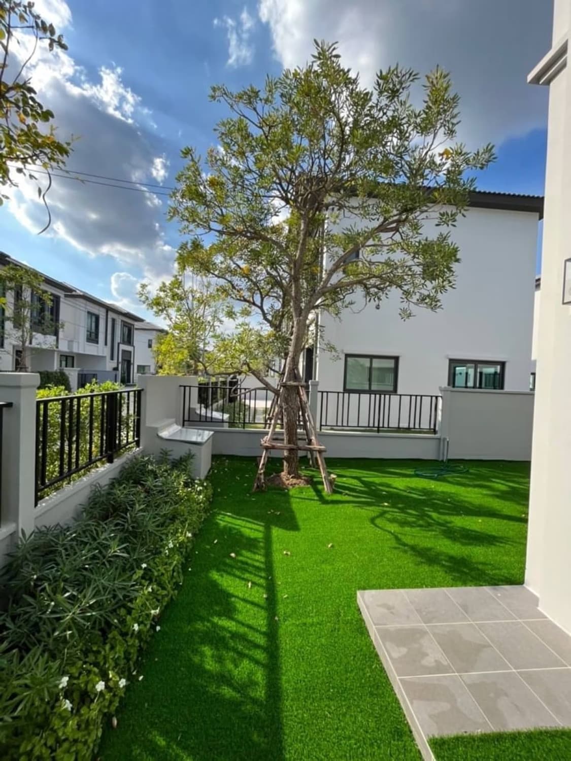 3 Bed House for Rent and Sale in Bang Phli - Image 5
