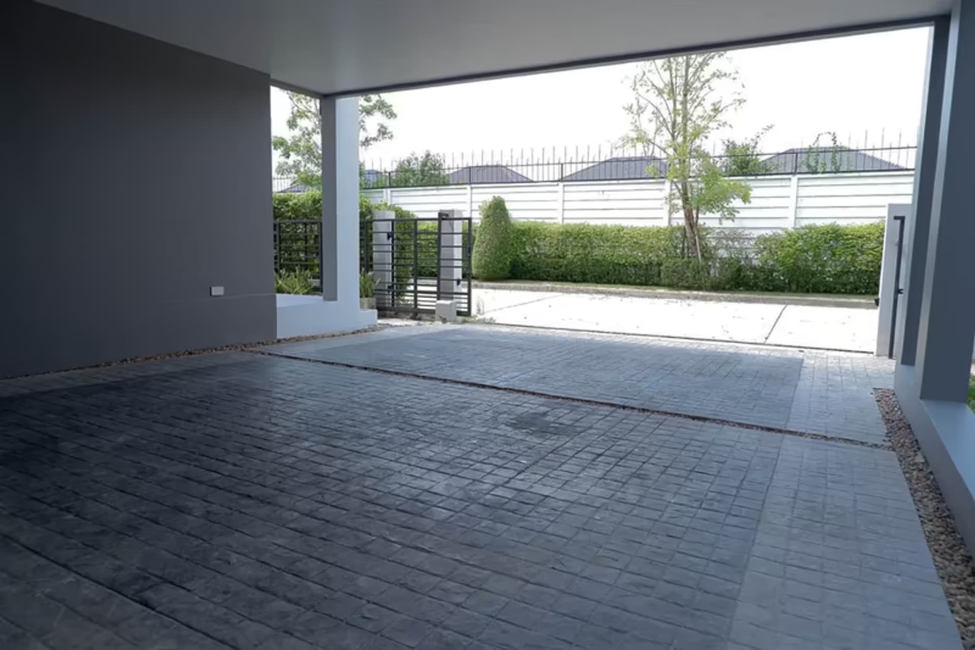 4 Bedroom House - Image 5