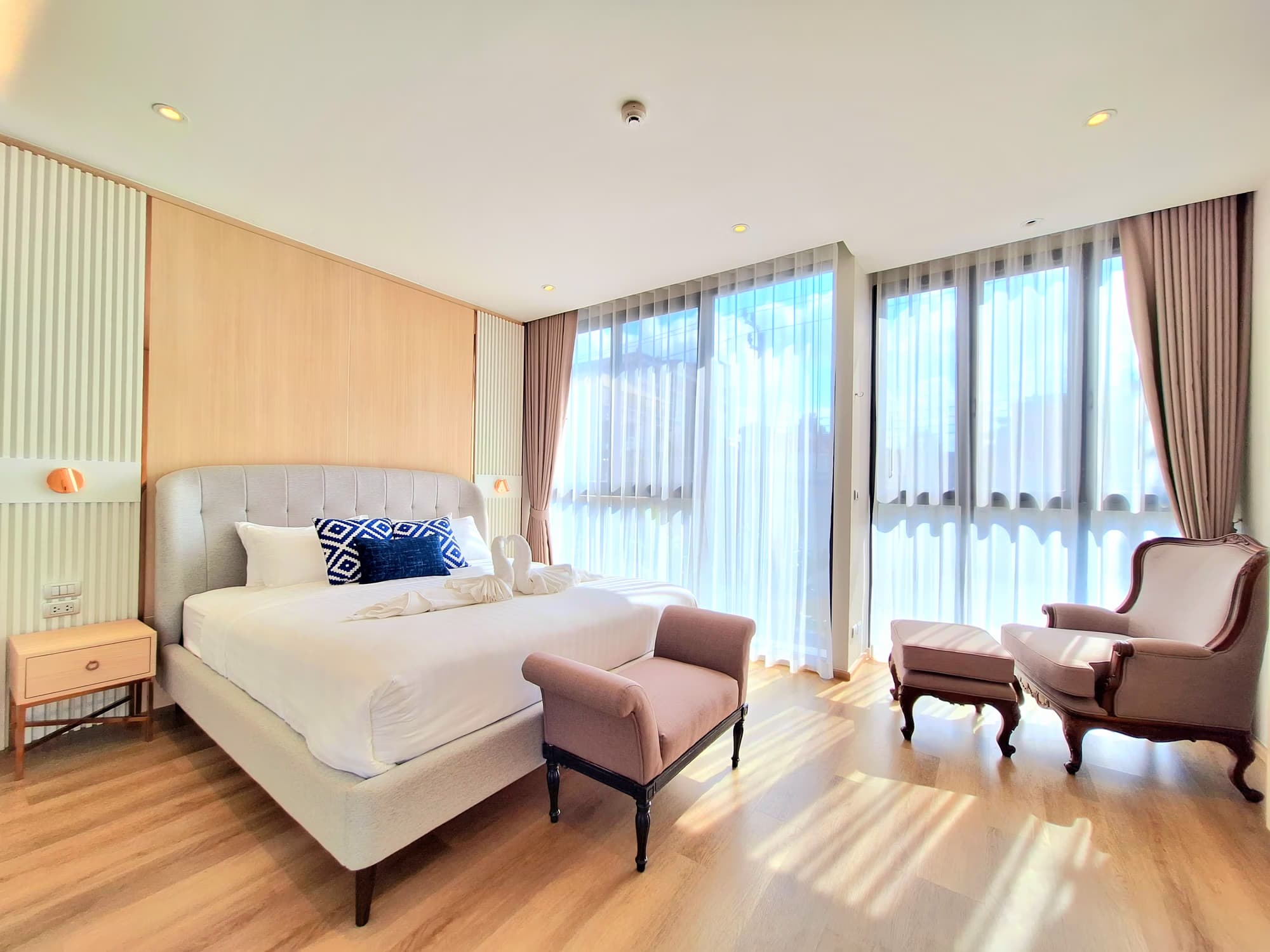 Condo for Rent at Bearing Residence - Image 3