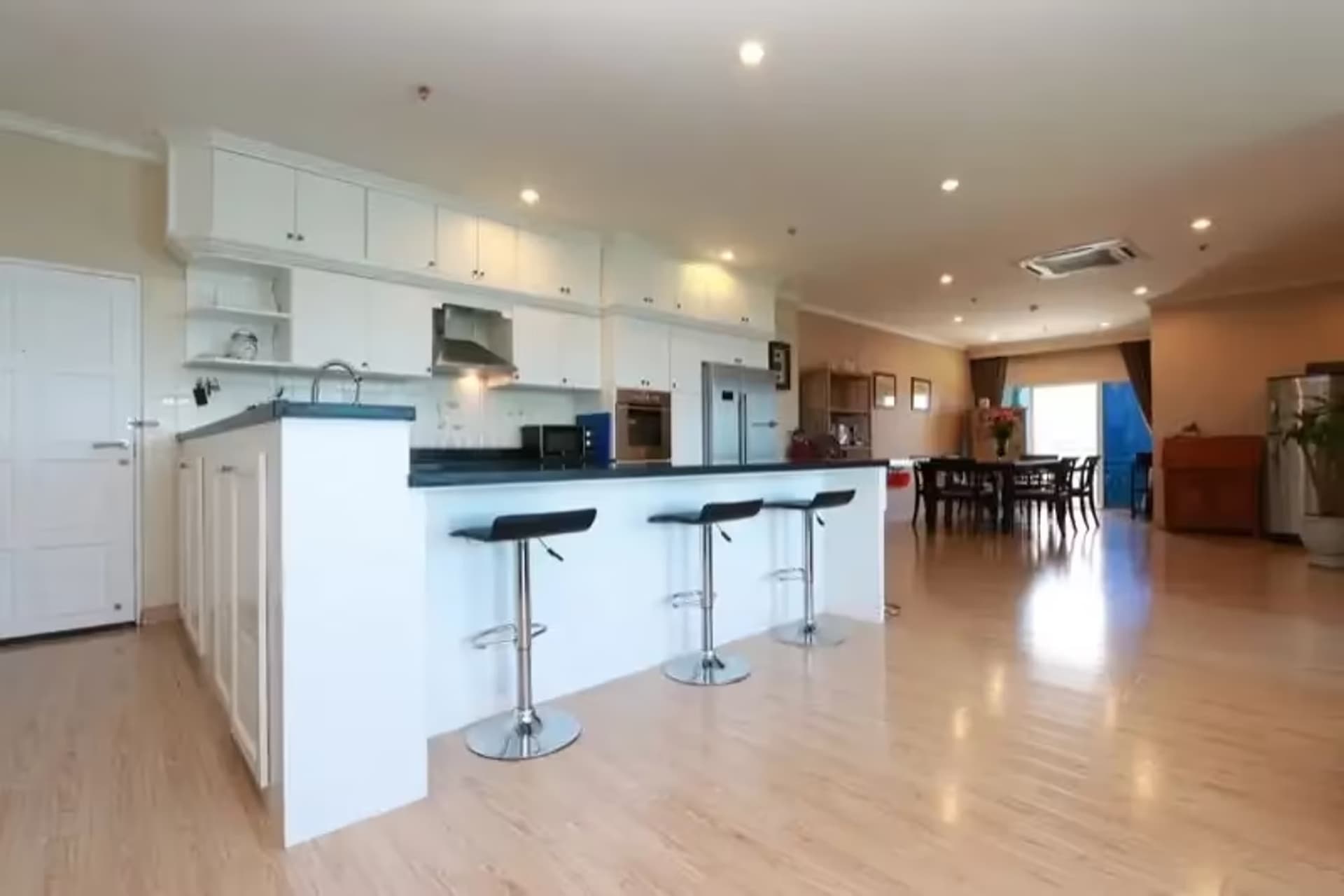 3 Bedroom Condo - Image 1