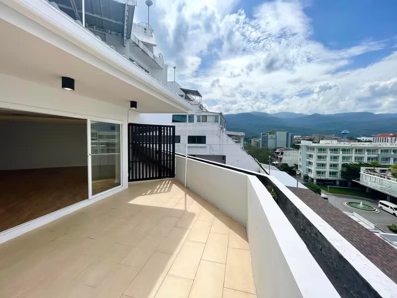1 Bedroom Condo