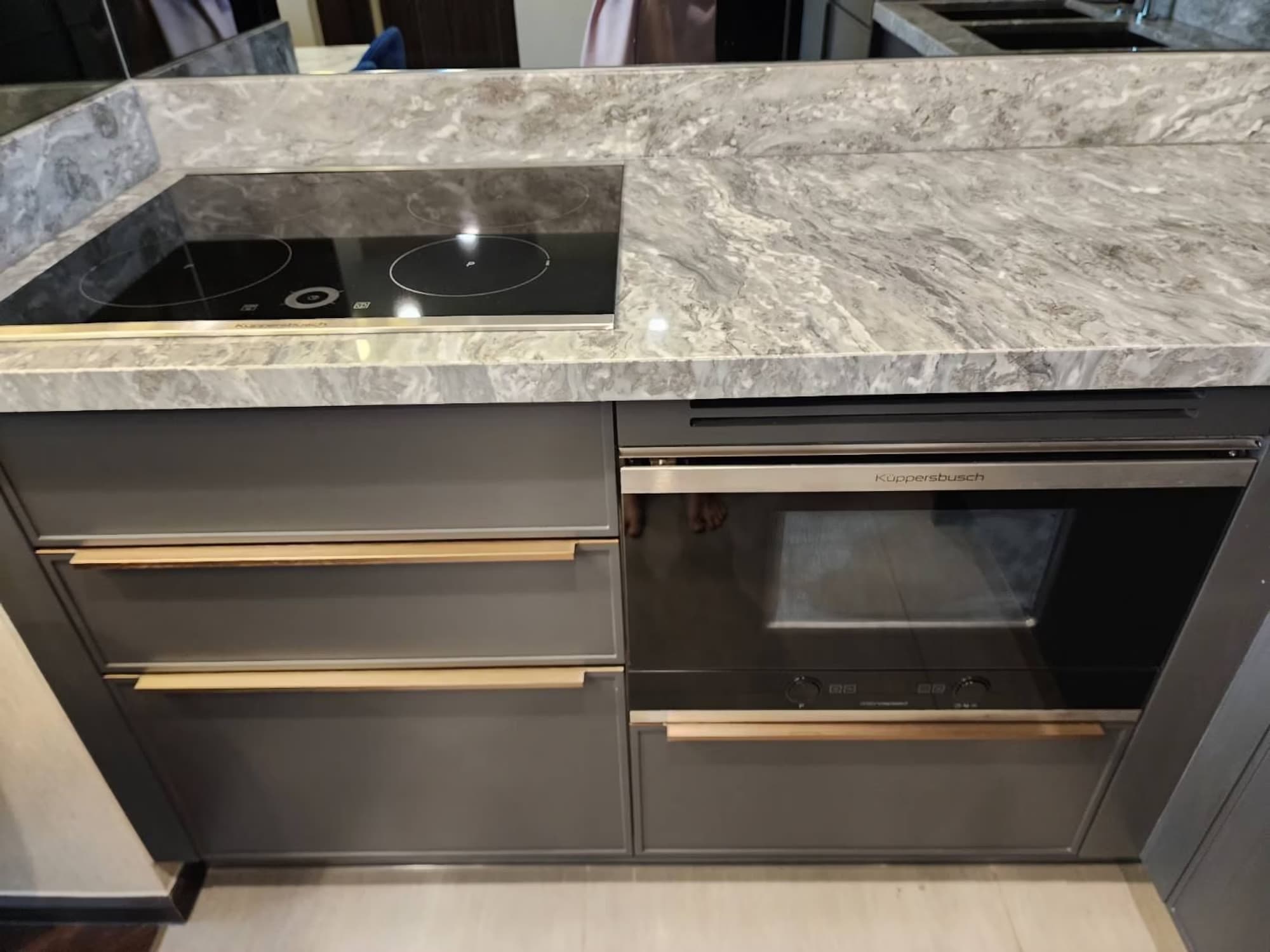 2 Bed Condo for Rent and Sale in Phaya Thai - Image 10
