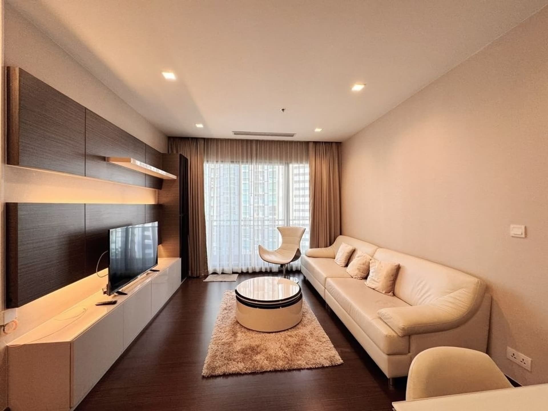2 Bed Condo for Rent  Near Thailand Cultural Centre MRT - Image 1
