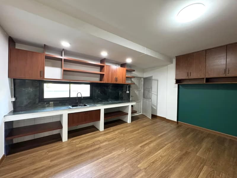 4 Bed Townhouse for Sale in Mueang Chiang Mai District