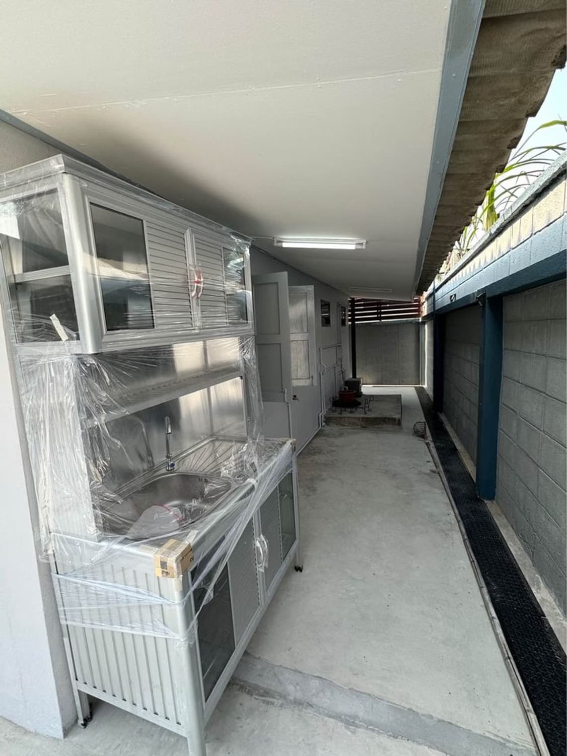 3 Bed House for Rent and Sale in Phra Khanong - Image 10