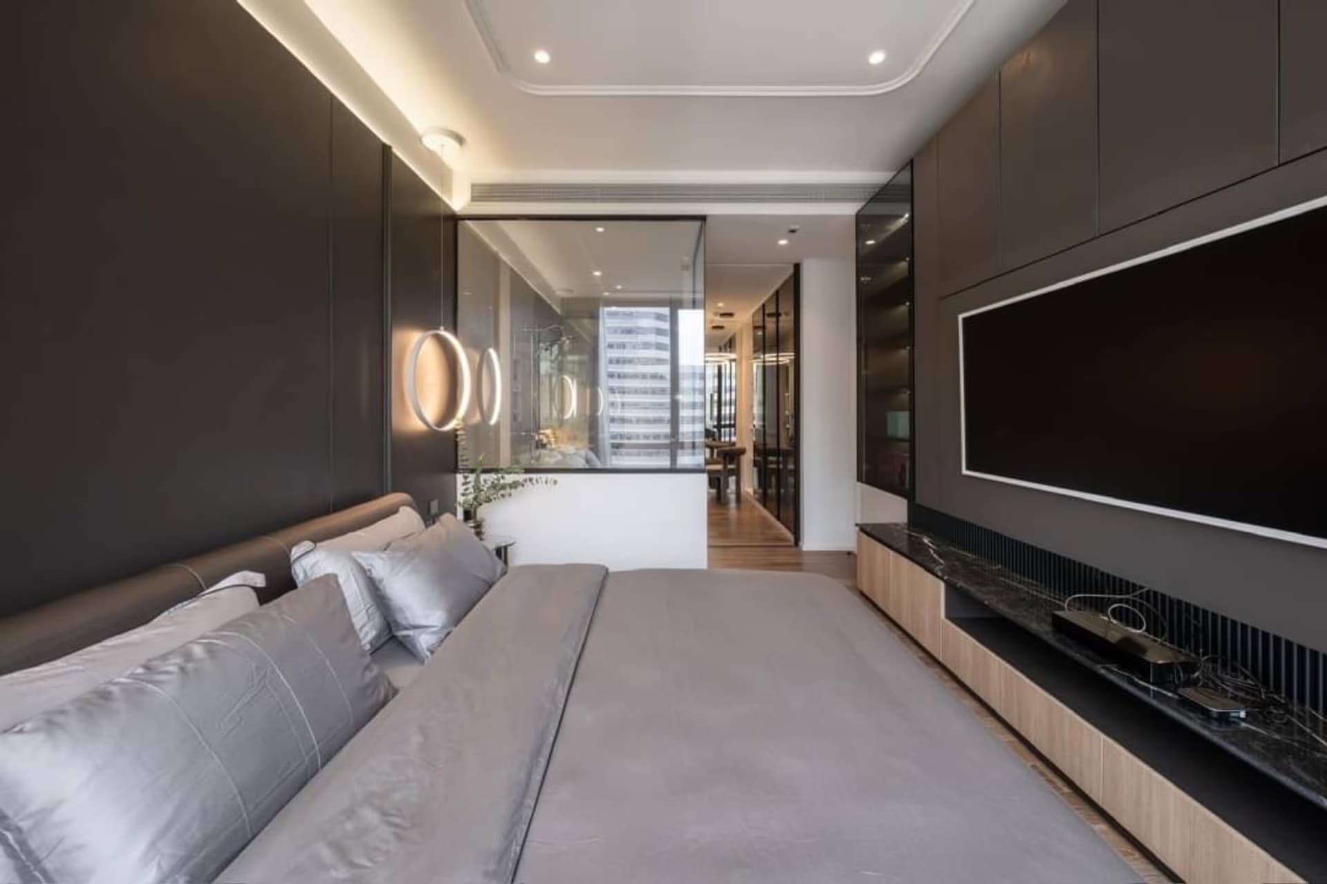1 Bed Condo for Rent and Sale in Pathum Wan - Image 9
