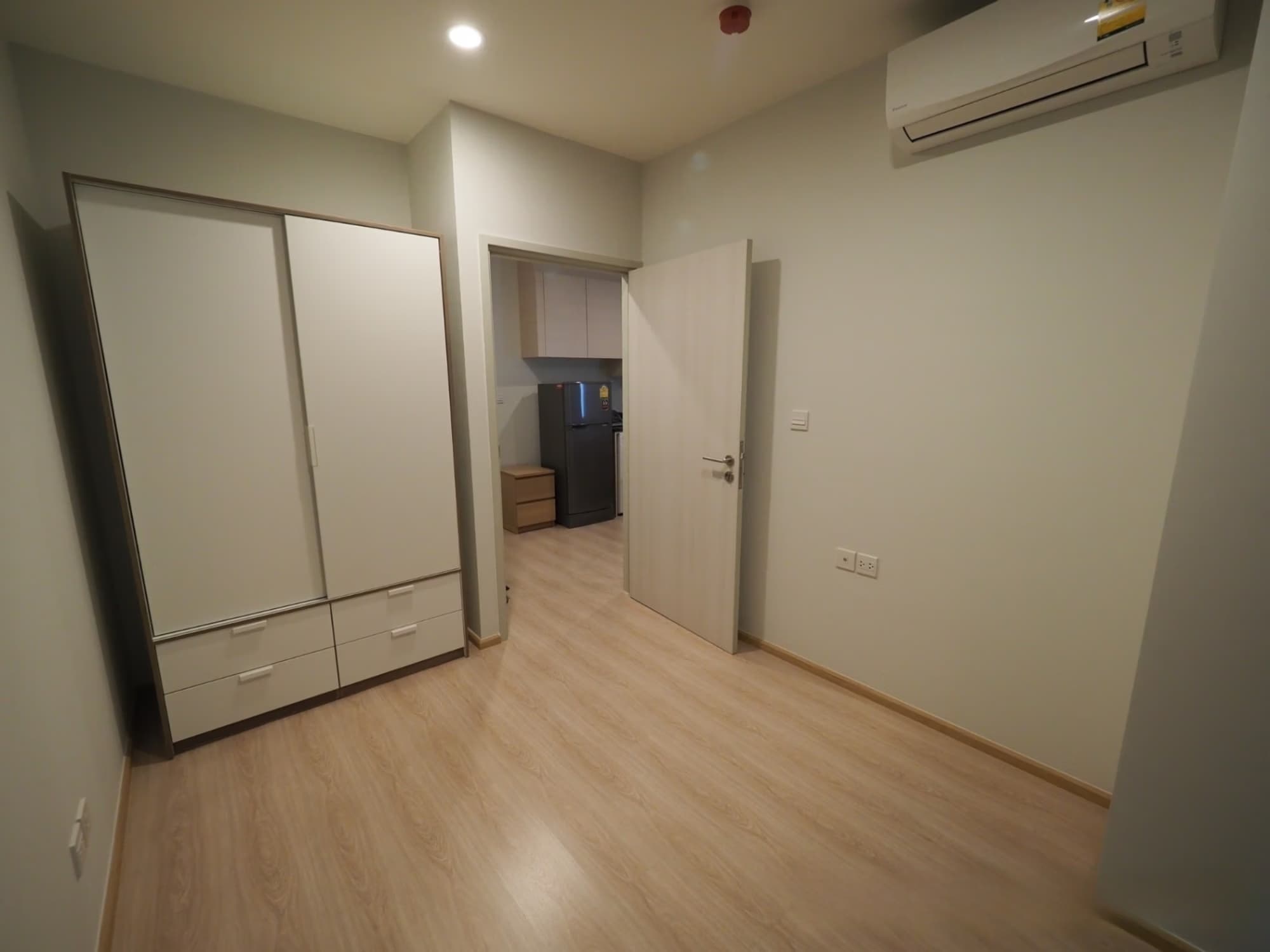 2 Bed Condo for Sale in Huai Khwang - Image 6
