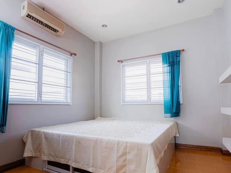 6 Bed House for Sale in Hang Dong District