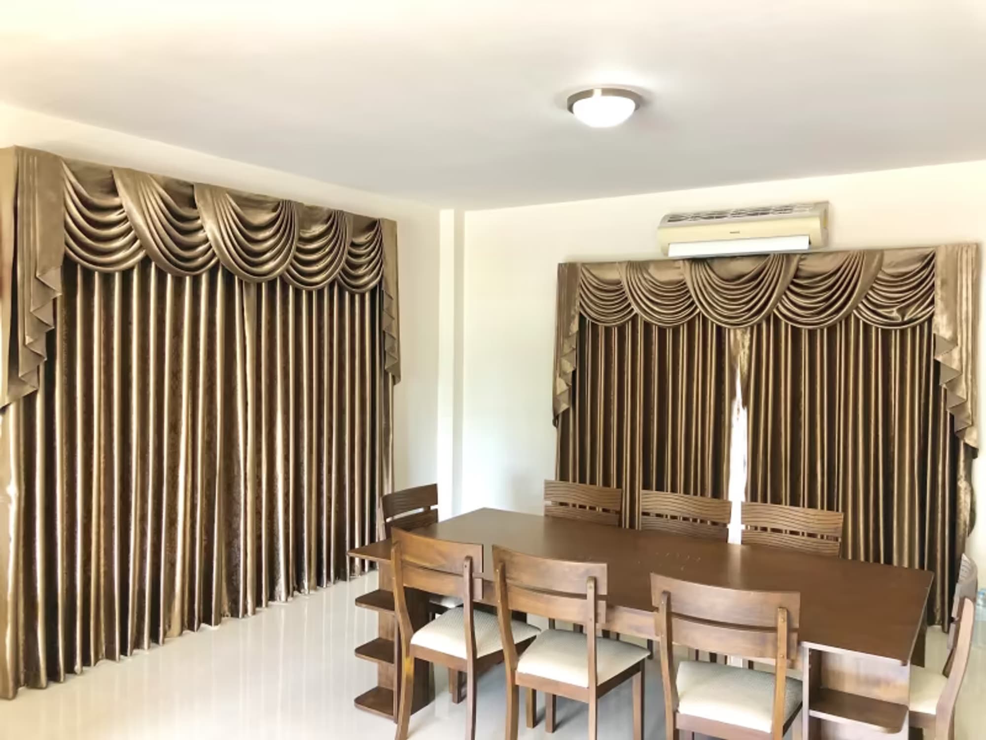 4 Bedroom House - Image 4