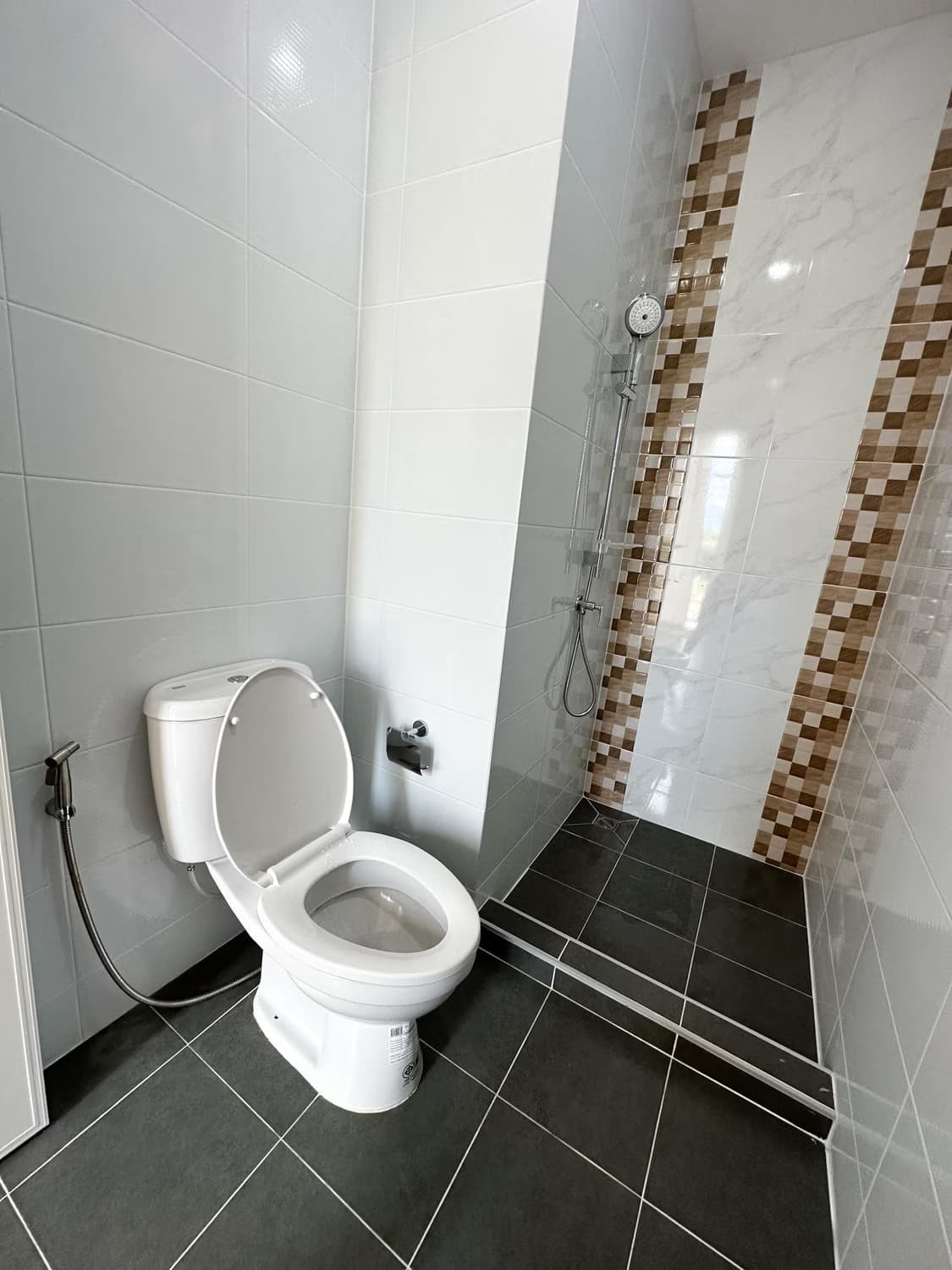4 Bed House for Rent in Mueang Chiang Mai - Image 10