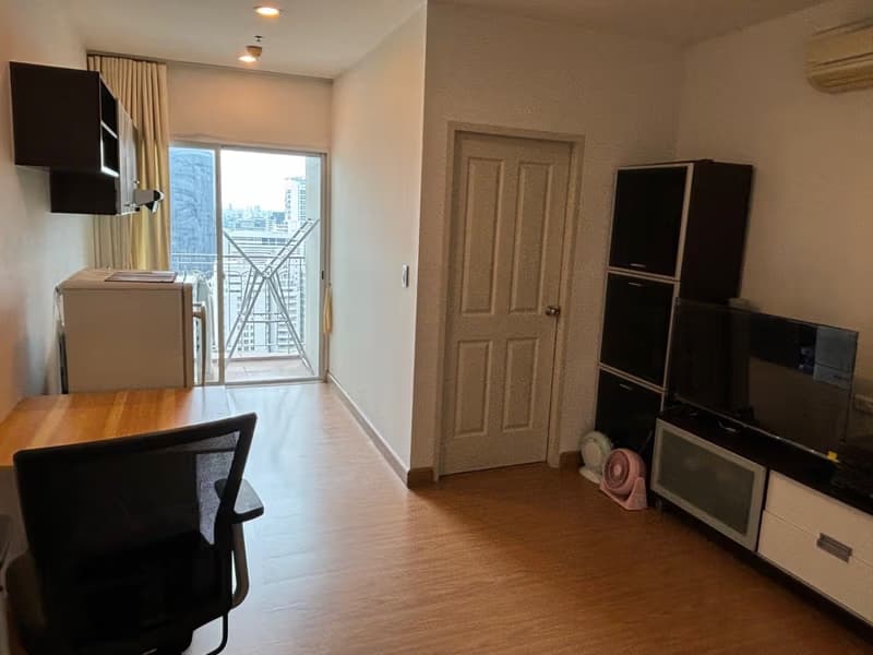 1 Bed Condo for Sale in Ratchathewi