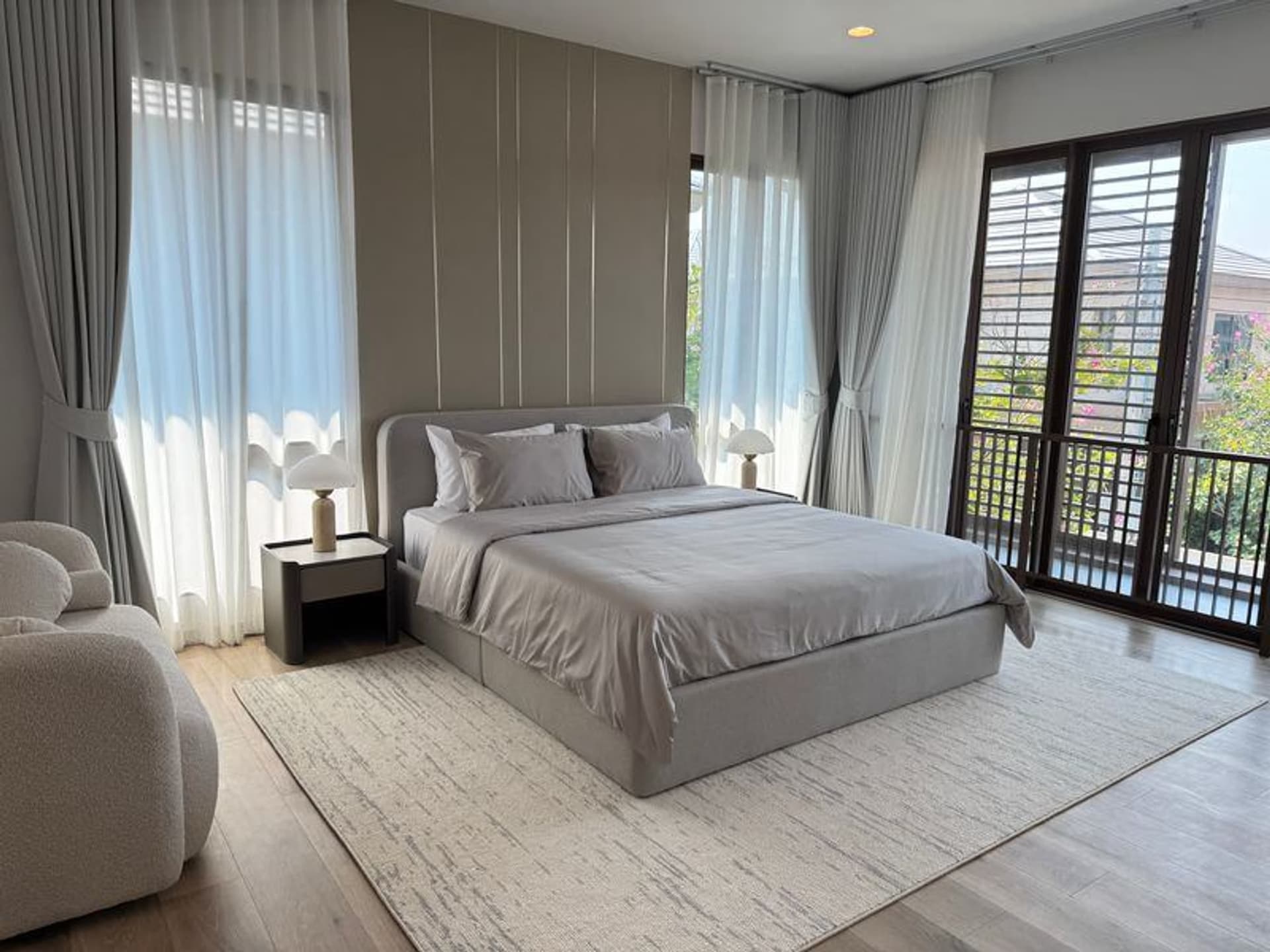 4 Bed House for Rent in Bang Kapi - Image 6