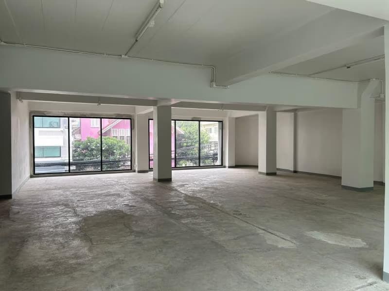 undefined Bed Commercial for Rent in Bang Rak