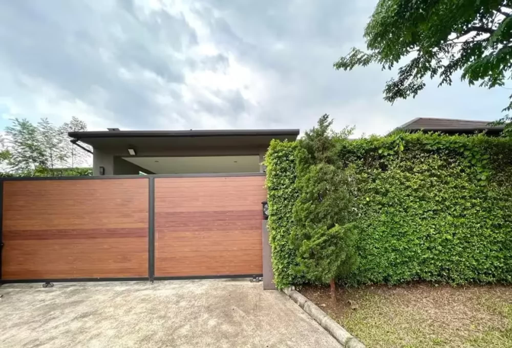 3 Bedroom House - Image 2