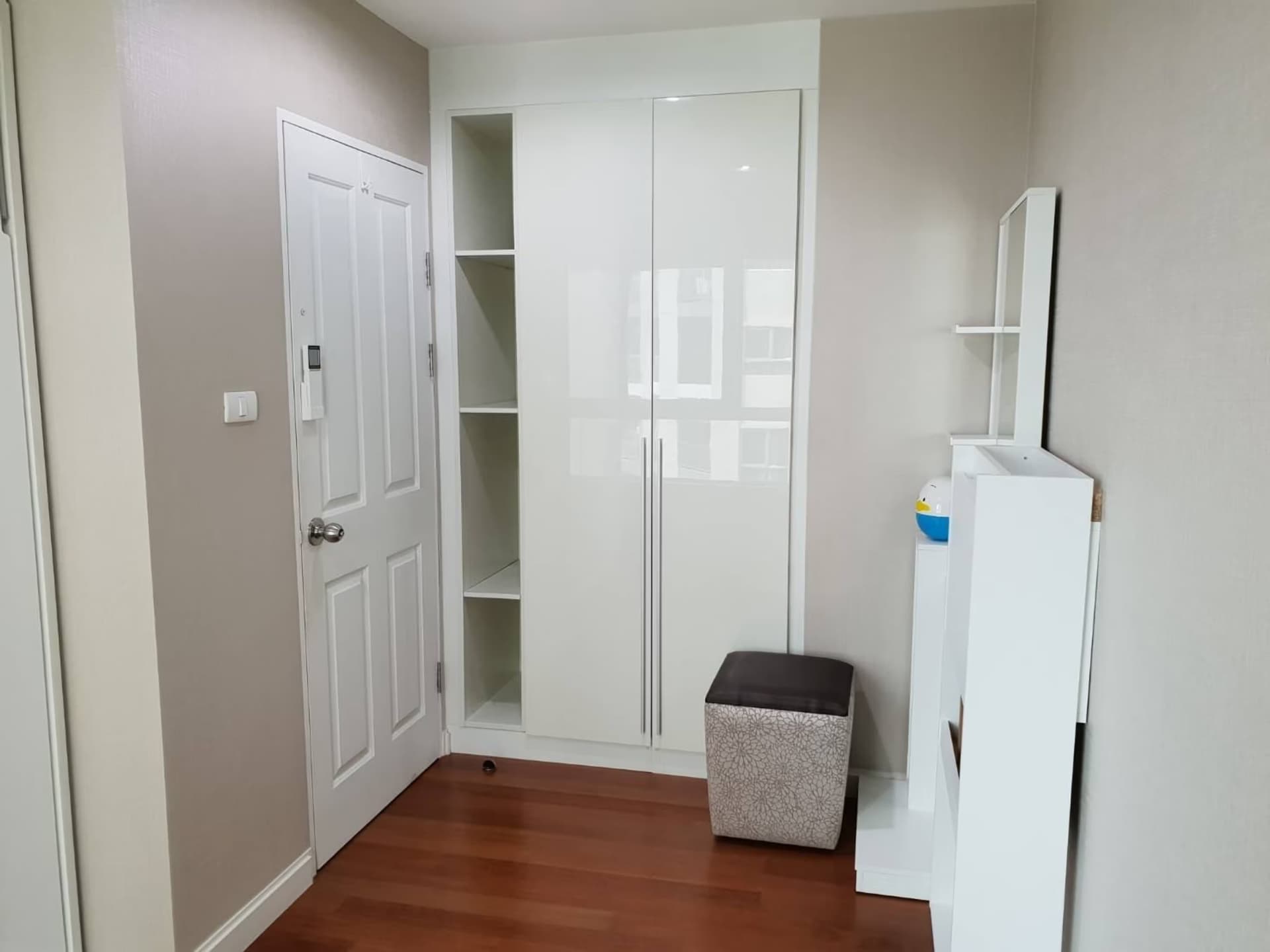 2 Bed Condo for Rent in undefined - Image 6