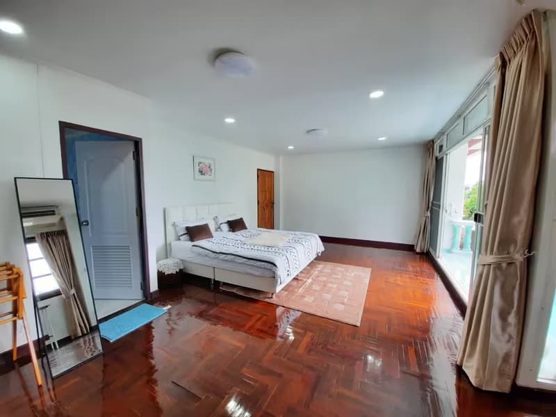 Service apartment for Rent in Watthana 
