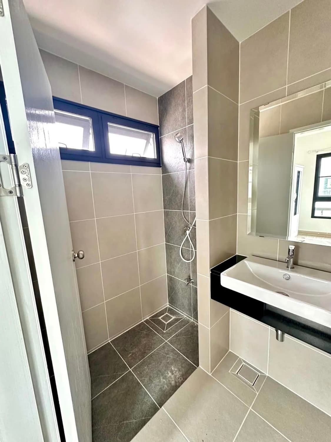 4 Bed House for Rent in San Kamphaeng - Image 9
