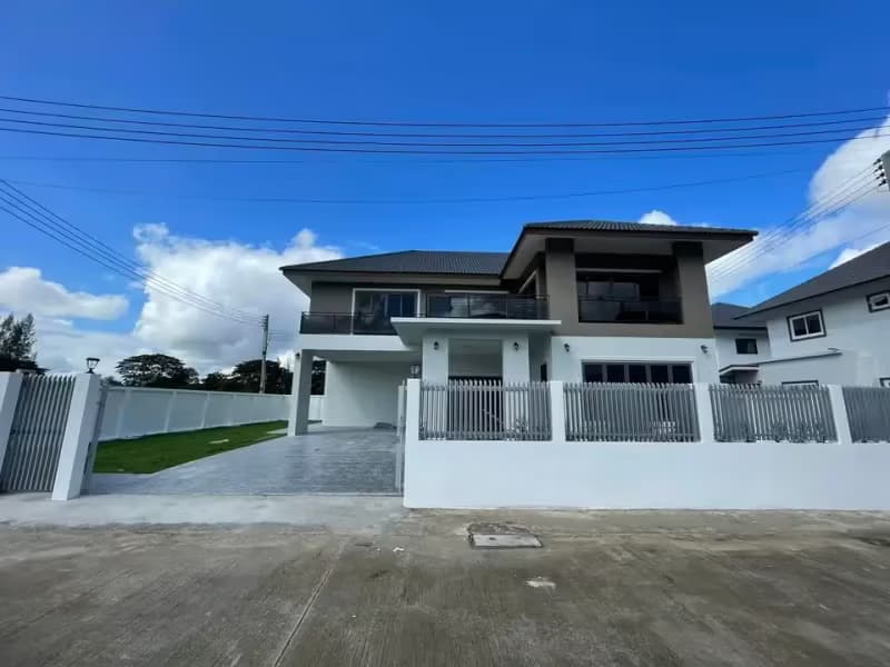 5 Bedroom House