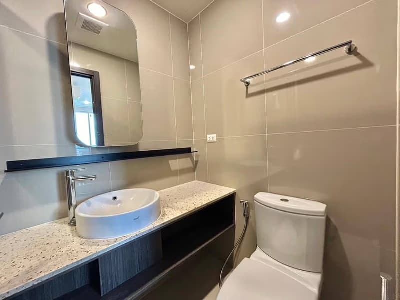 2 Bed Condo for Rent in Huai Khwang