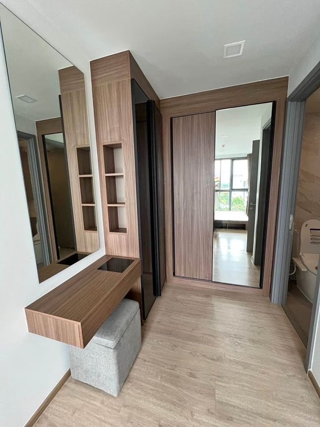 1 ห้องนอน Condo สำหรับ จำหน่าย ใน วัฒนา - Image 4