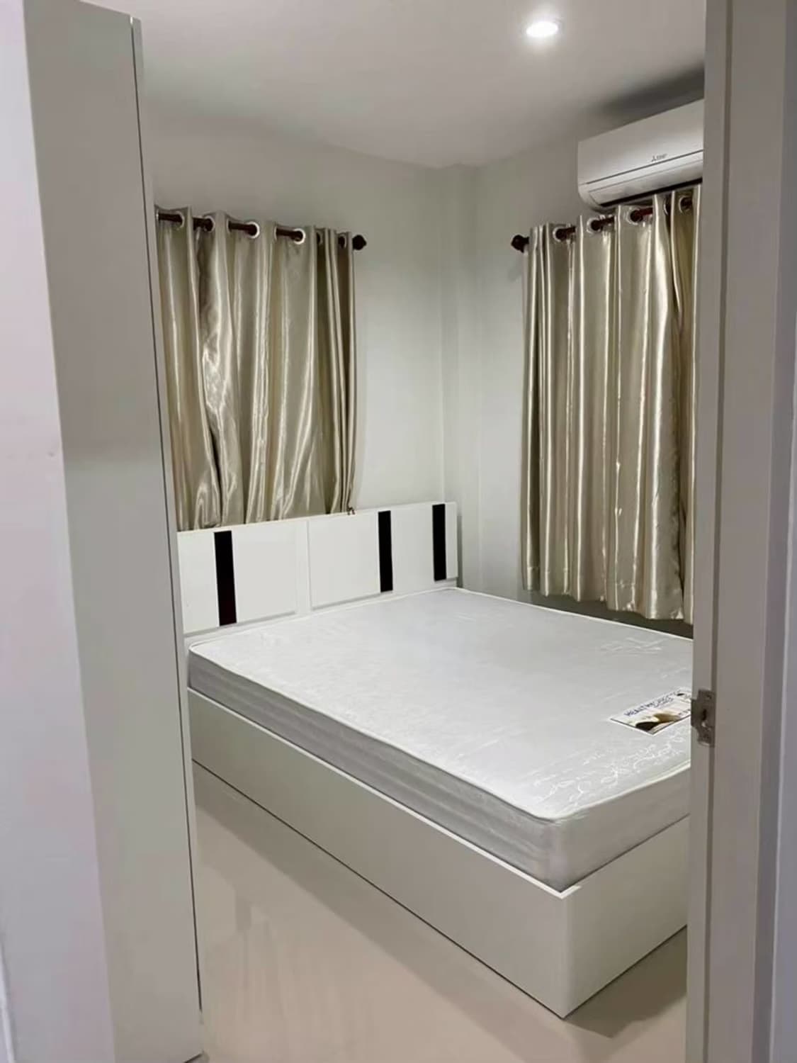 3 Bed House for Rent in Saraphi - Image 11