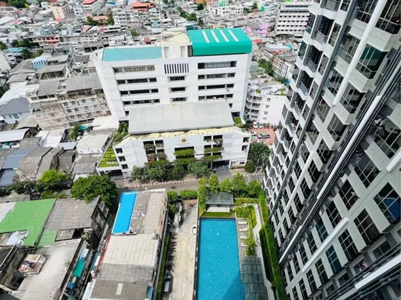 Condo for Sale at The Room Sathon - St. Louis