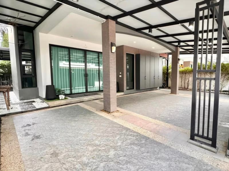 5 Bed House for Rent and Sale in ประเวศ
