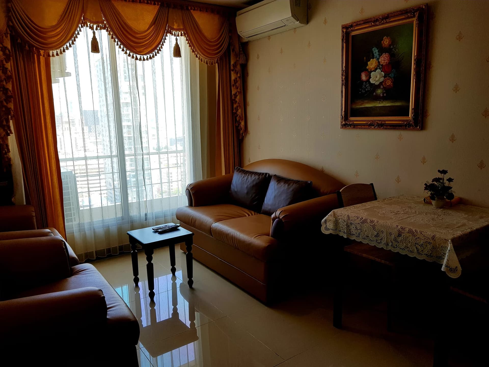 2 Bed Condo for Rent and Sale  Near Phaya Thai BTS - Image 2