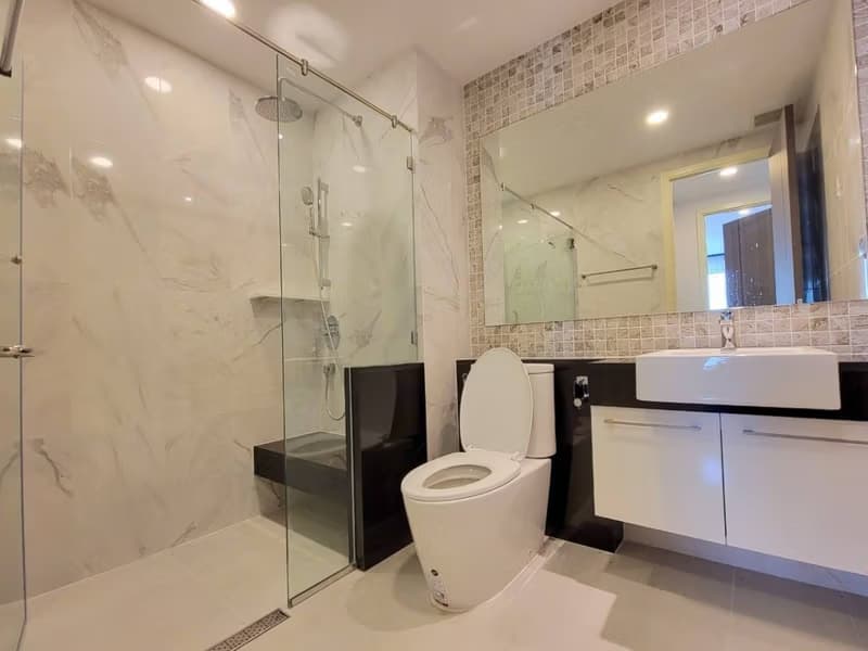 1 Bed Condo for Rent and Sale in Khlong San