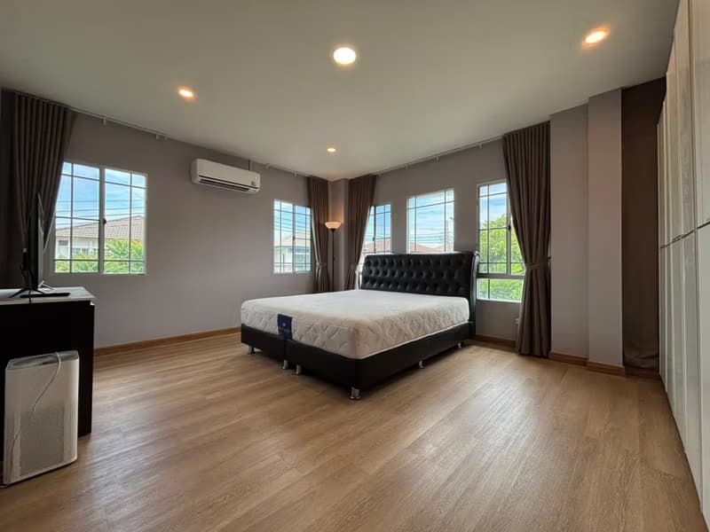 3 Bed House for Rent in Prawet