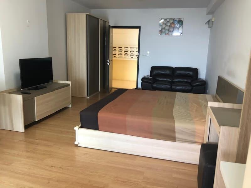 undefined Bed Condo for Rent in Huai Khwang
