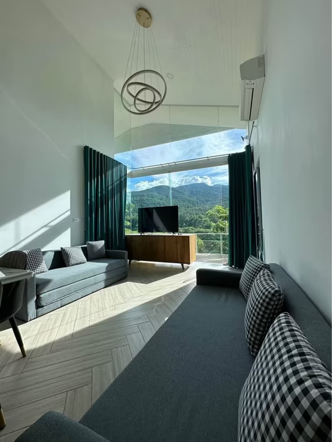 4 Bedroom House - Image 2