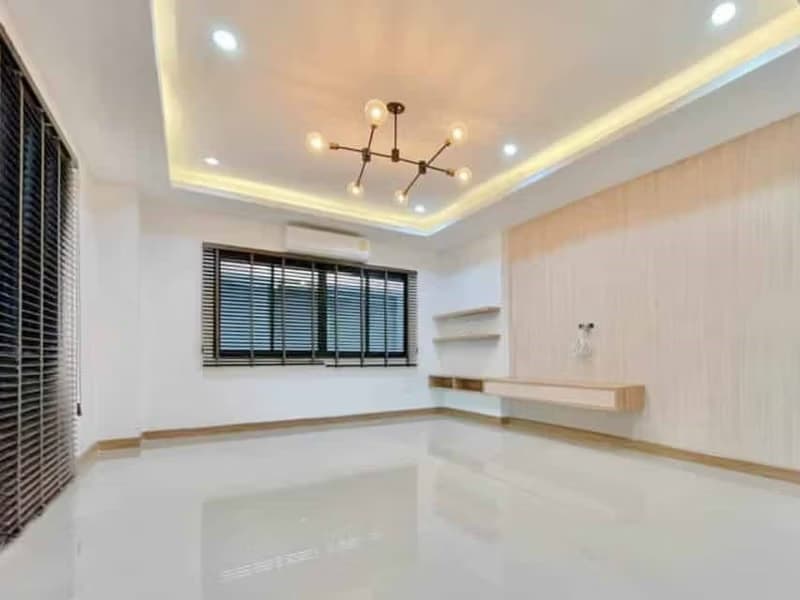 7 Bedroom House