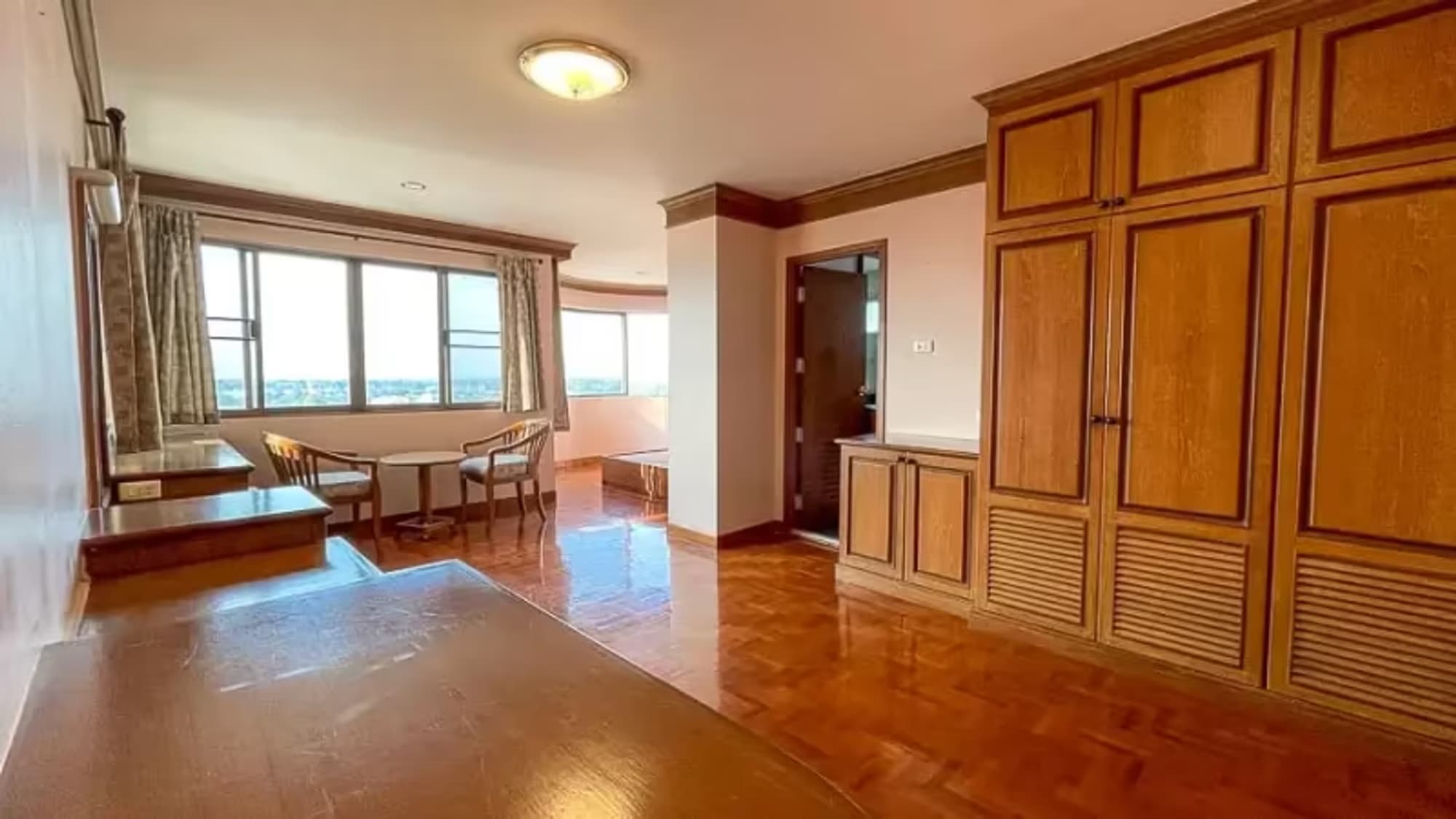 3 Bedroom Condo - Image 1