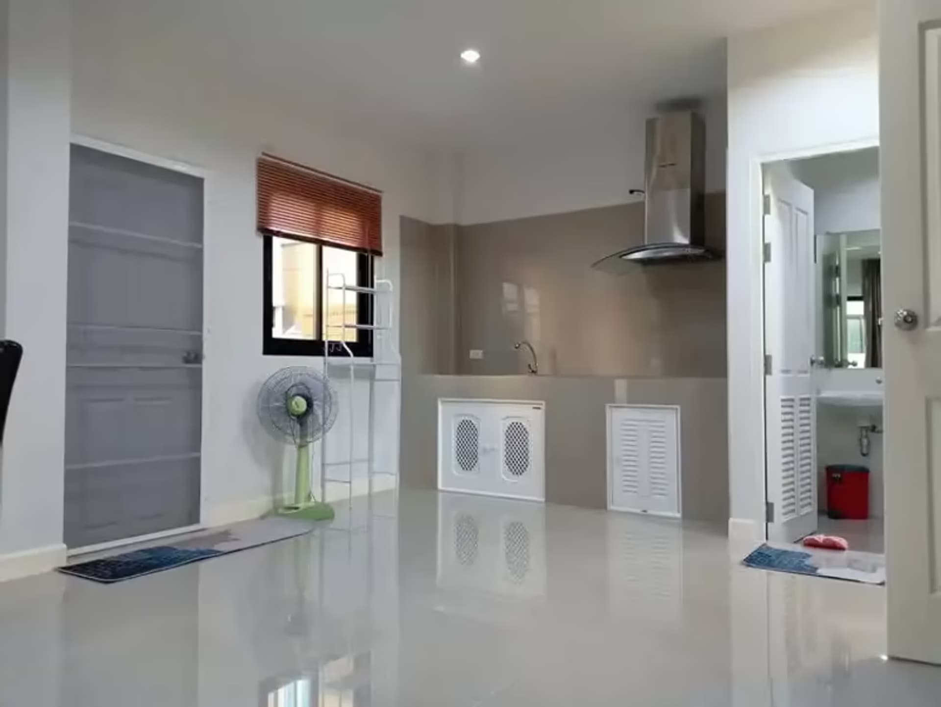 2 Bedroom House - Image 13