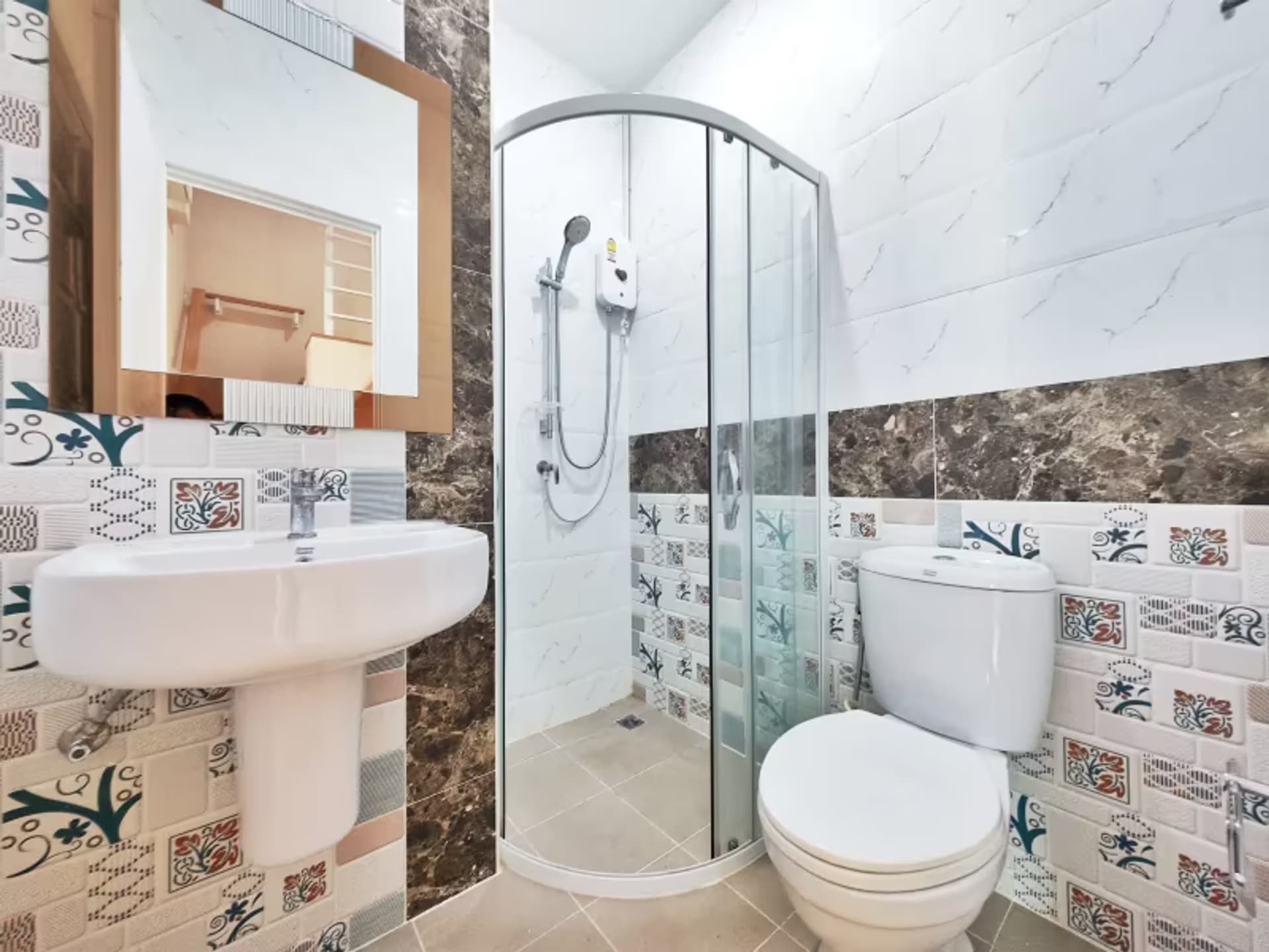 4 Bedroom House - Image 24