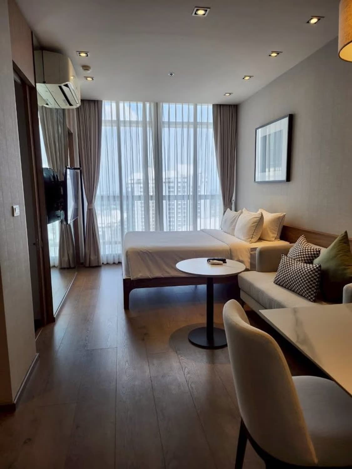 Studio Condo for Rent in Khlong Toei - Image 1