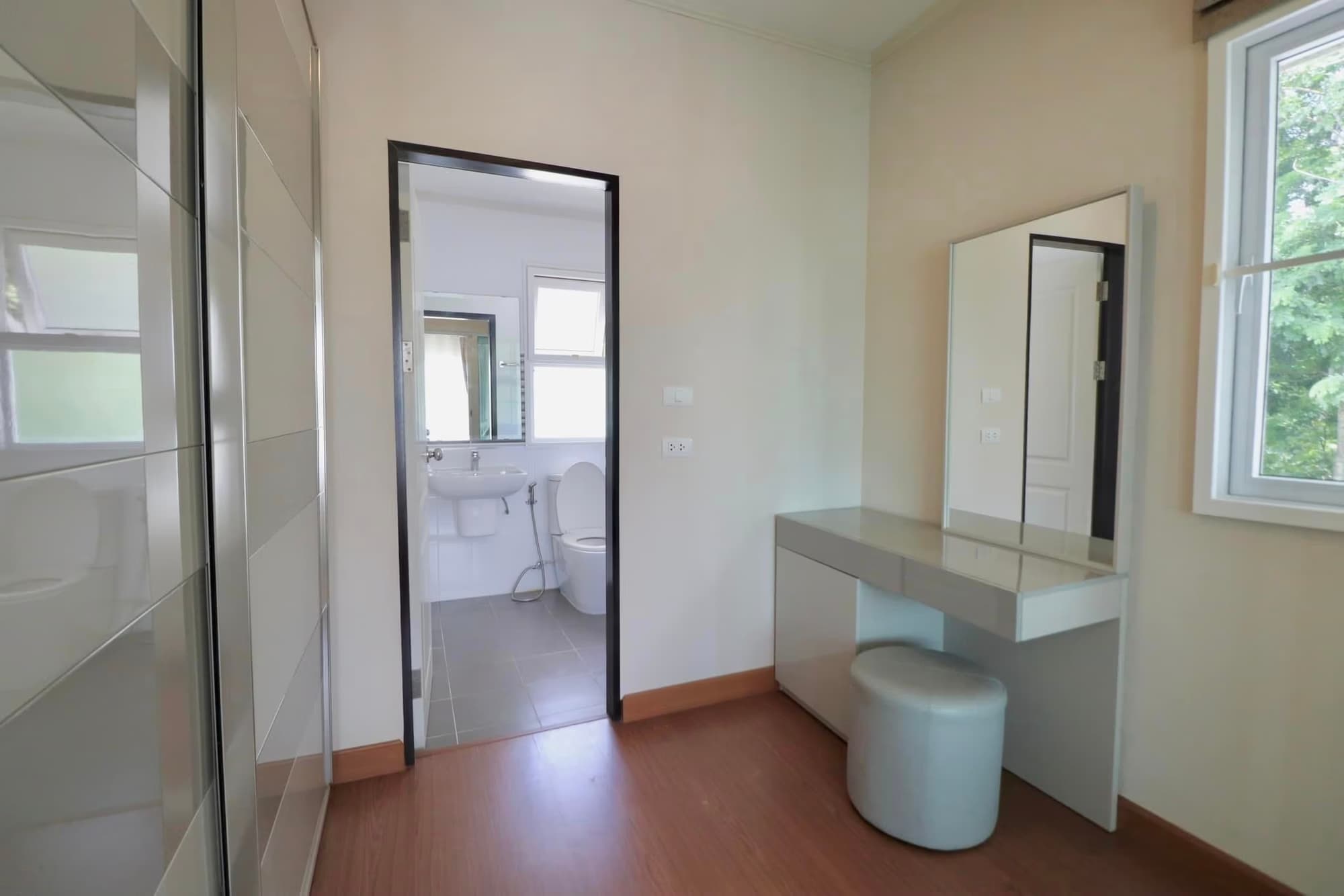 3 Bed House for Rent in undefined - Image 7
