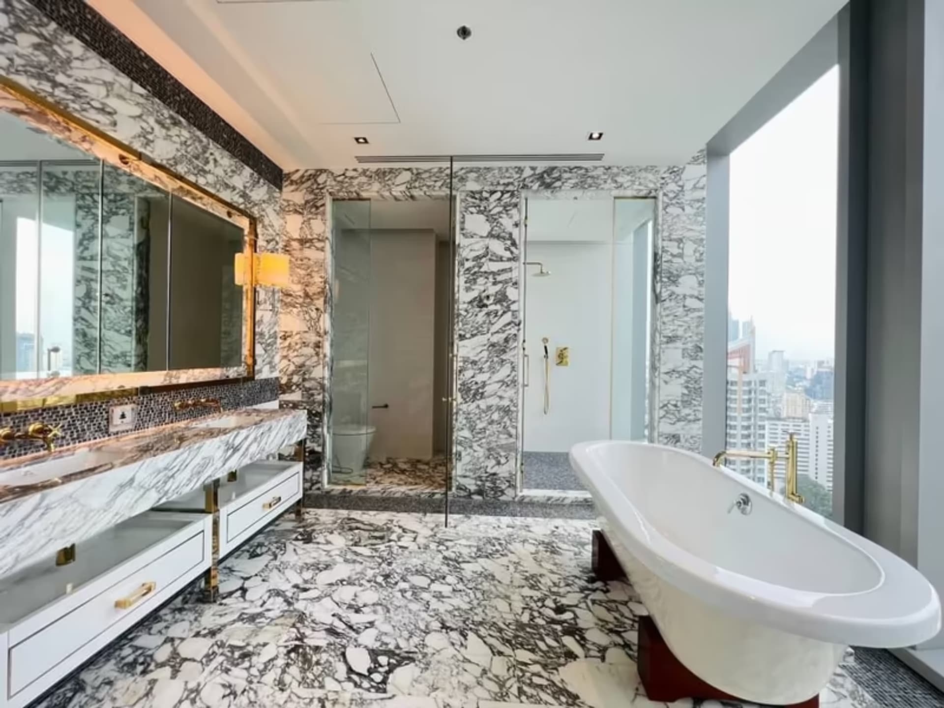 Condo for Rent, Sale at The Ritz-Carlton Residences - Image 6
